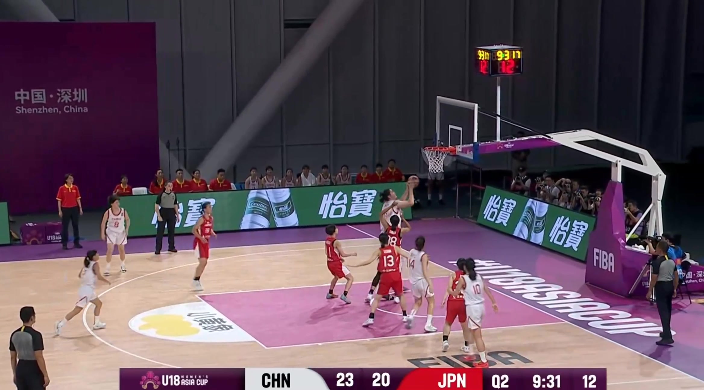 日本女篮队员一看到张子宇在篮下接球，基本都放弃了防守抵抗！